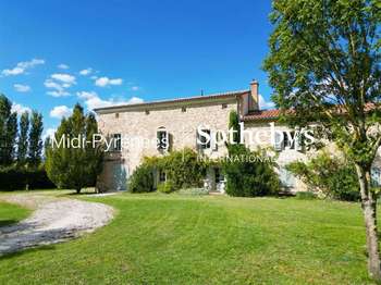 Maison 9 pièces 397 m² · à Lavaur · 397 m² · 695 000 €