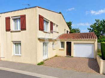 Vente maison 5 pièces Le Bernard 85