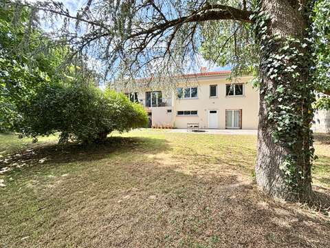 Vente maison 8 pièces Le Bignon 44