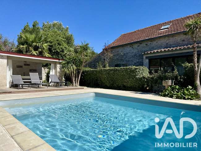 Maison 11 pièces 245 m² · à Le Château-d'Oléron · 245 m² · 523 000 €