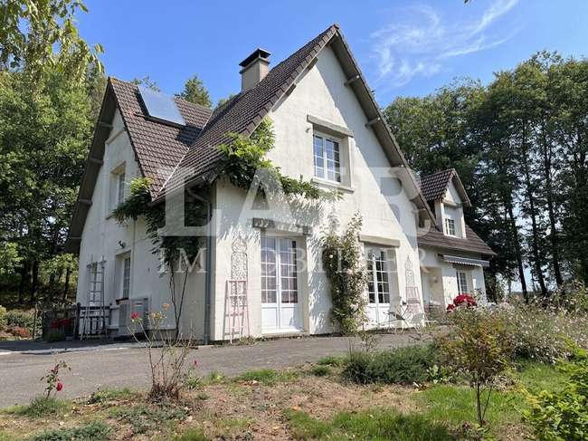 Maison 8 pièces 176 m² · au Châtellier · 176 m² · 281 685 €