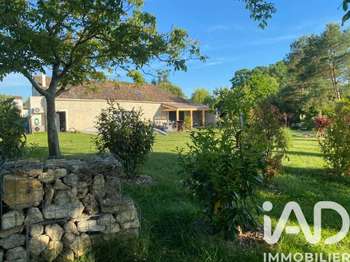 Vente maison 15 pièces Le Gua 17