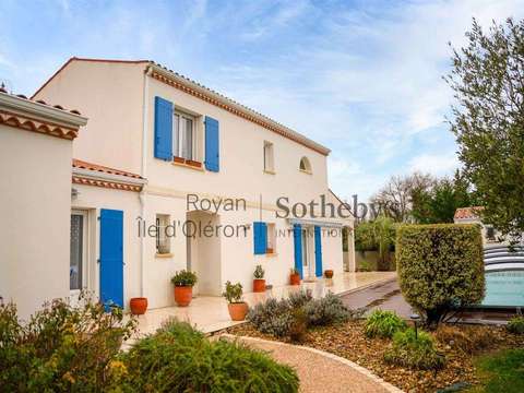 Vente maison 9 pièces Le Gua 17