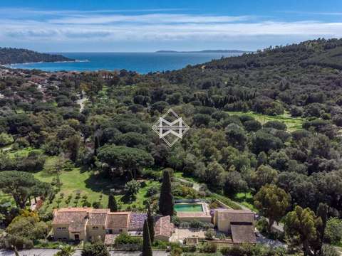 Vente maison 12 pièces Le Lavandou 83