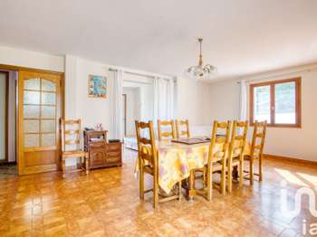 Vente maison 5 pièces Le Luc 83