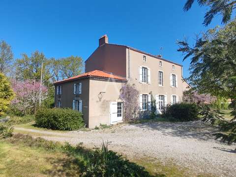 Vente maison 9 pièces Le Poiré-sur-Vie 85