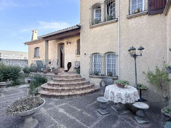 Maison 5 pièces 166 m² · au Pontet · 166 m² · 275 000 €