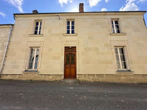 Vente maison 8 pièces Le Puy-Notre-Dame 49