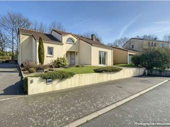 Vente maison 5 pièces Le Puy-Saint-Bonnet 49