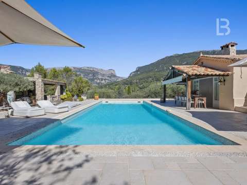 Vente maison 15 pièces Le Rouret 06