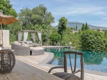 Vente maison 11 pièces Le Rouret 06