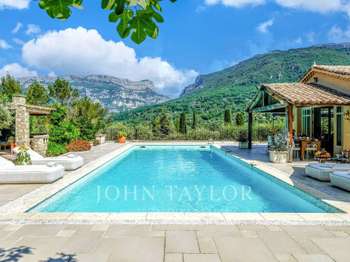 Maison 7 pièces 396 m² · à Le Rouret · 396 m² · 2 600 000 €