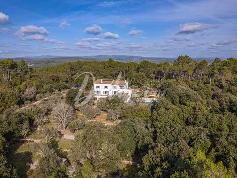 Vente maison 8 pièces Le Thoronet 83