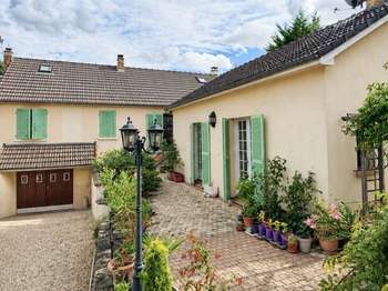 Maison 8 pièces 152 m² · à Le Val d'Hazey · 152 m² · 299 900 €