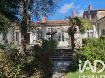 Maison 10 pièces 368 m² · à Lectoure · 368 m² · 1 136 300 €