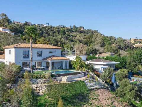 Vente maison 8 pièces Les Adrets-de-l'Estérel 83