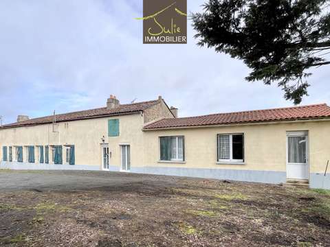 Vente maison 8 pièces Les Aubiers 79
