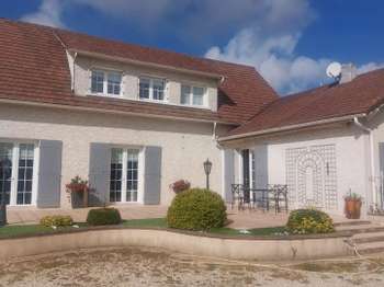 Vente maison 10 pièces Les Aubiers 79