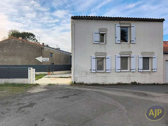 Maison 5 pièces 102 m² · aux Brouzils · 102 m² · 167 000 €
