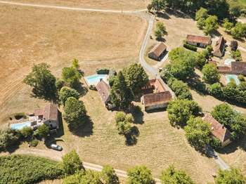 Vente maison 20 pièces Les Eyzies 24