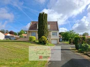 Vente maison 8 pièces Les Herbiers 85