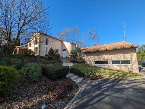 Vente maison 9 pièces Les Herbiers 85