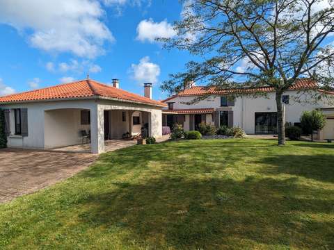Vente maison 7 pièces Les Herbiers 85