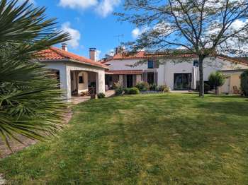 Vente maison 7 pièces Les Herbiers 85