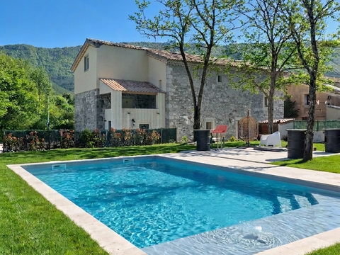 Vente maison 6 pièces Les Omergues 04