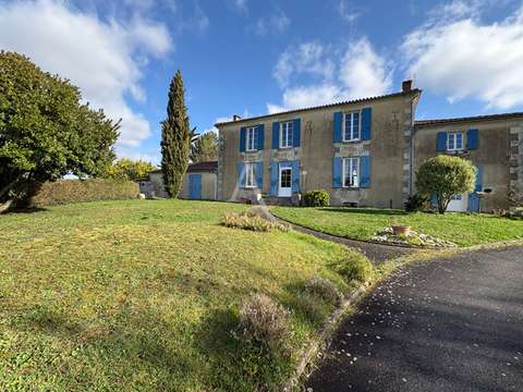 Vente maison 8 pièces Les Velluire-sur-Vendée 85