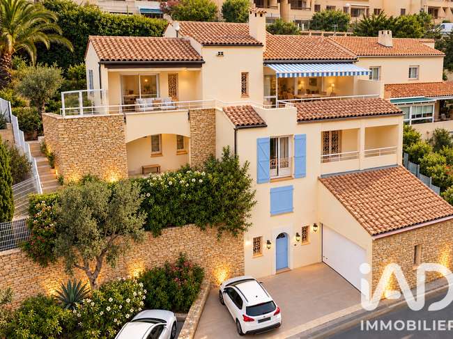 Maison 7 pièces 260 m² · à Leucate · 260 m² · 1 090 000 €
