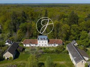 Maison 16 pièces 264 m² · à Loches · 264 m² · 580 000 €