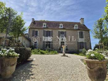 Maison 9 pièces 230 m² · à Loches · 230 m² · 799 000 €