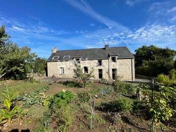 Maison 8 pièces 132 m² · à Locqueltas · 132 m² · 273 000 €