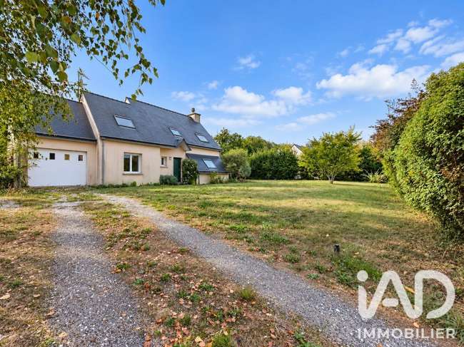 Maison 6 pièces 114 m² · à Locunolé · 114 m² · 237 000 €