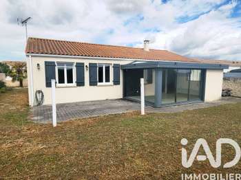 Vente maison 4 pièces Longèves 17