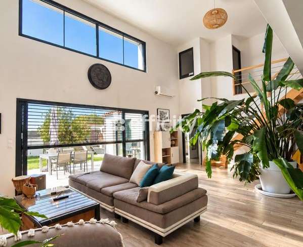 Maison 6 pièces 167 m² · à Longèves · 167 m² · 515 000 €