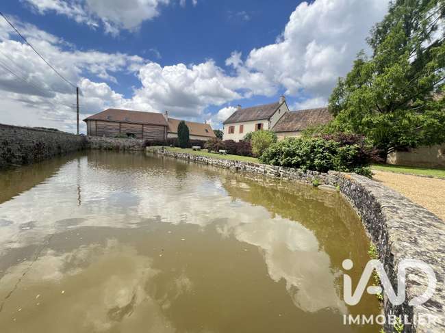 Maison 10 pièces 275 m² · à Louplande · 275 m² · 483 000 €