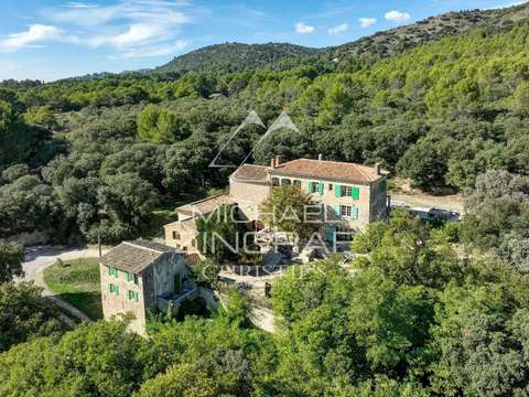 Vente maison 8 pièces Lourmarin 84