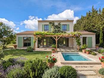 Maison 4 pièces 116 m² · à Lourmarin · 116 m² · 590 000 €