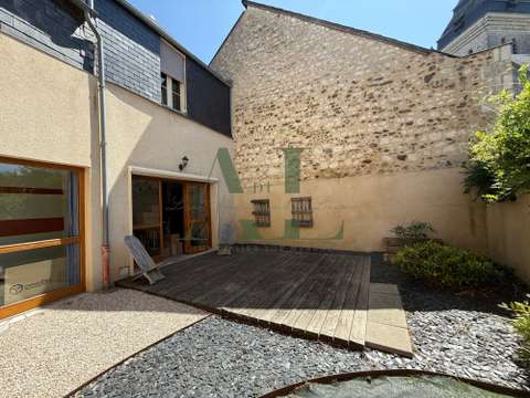 Vente maison 7 pièces Luché-Pringé 72