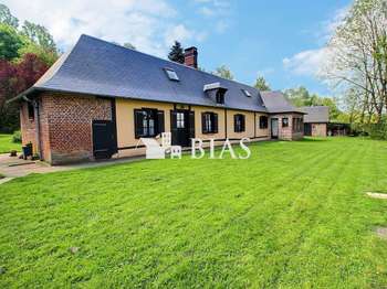 Maison 11 pièces 210 m² · à Lyons-la-Forêt · 210 m² · 377 000 €