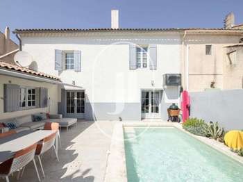 Maison 6 pièces 156 m² · à Maillane · 156 m² · 595 000 €