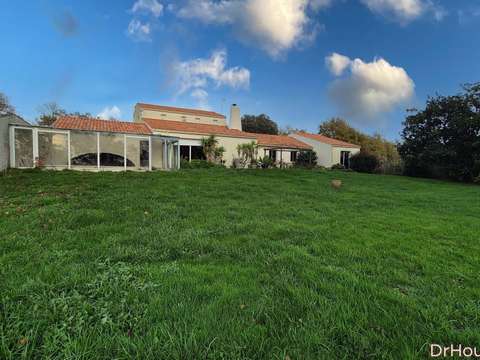Vente maison 13 pièces Mareuil-sur-Lay-Dissais 85