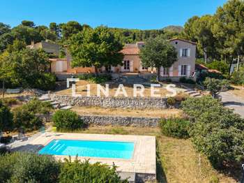 Maison 6 pièces 206 m² · à Marseille 11e · 206 m² · 990 000 €