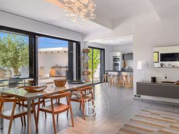 Maison 5 pièces 186 m² · à Marseille 8e · 186 m² · 2 400 000 €