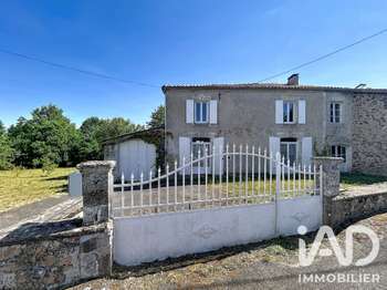 Vente maison 5 pièces Massignac 16