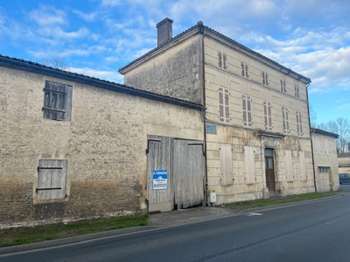 Vente maison 11 pièces Matha 17