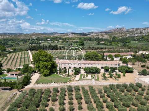 Vente maison 16 pièces Maussane-les-Alpilles 13
