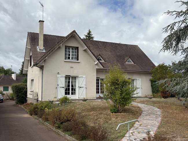 Maison 6 pièces 158 m² · à Mehun-sur-Yèvre · 158 m² · 199 000 €